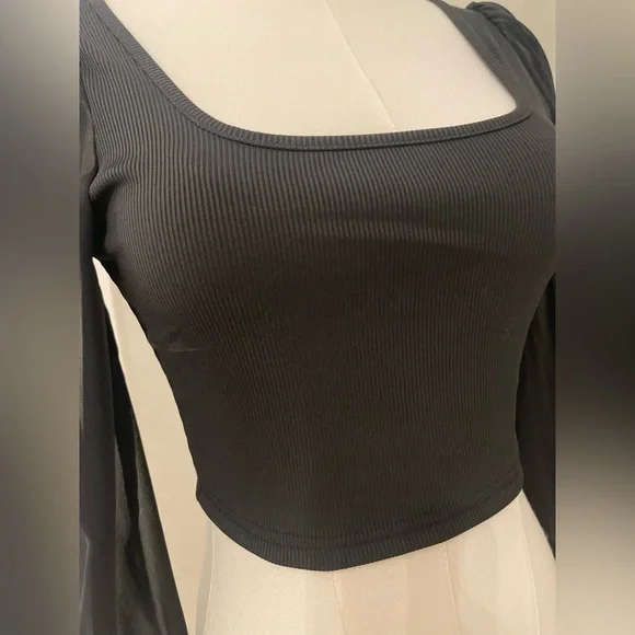 NWOT Crop Ribbed Top - Picture 3 of 6